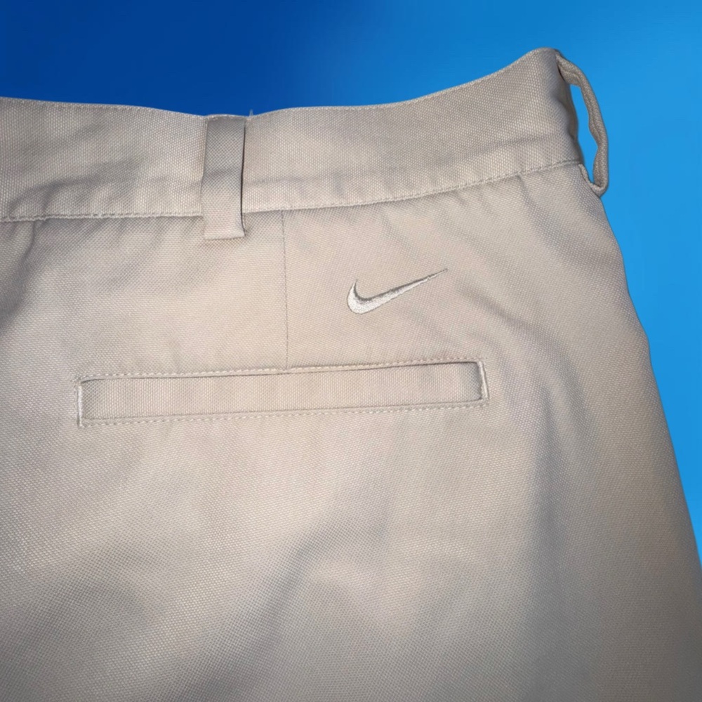 Nike Men’s Fit Dry Lightweight Pleated Beige Golf Shorts 38 - Picture 3 of 8